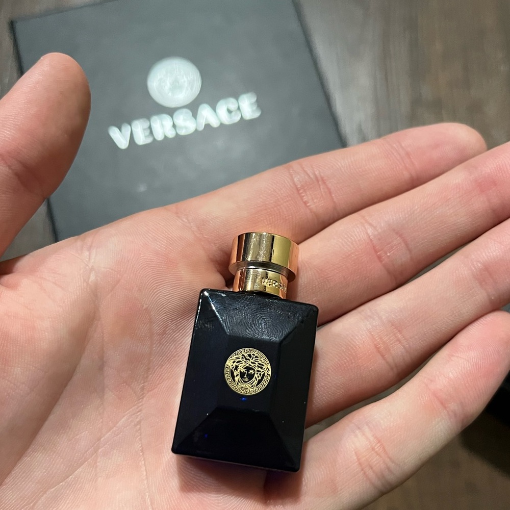 Versace Gift Set - Picture 3 of 5